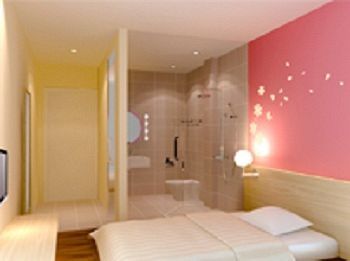 גואנגג'ואו V8 Hotel - Xicun מראה חיצוני תמונה
